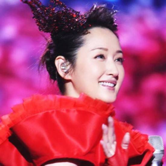 杨钰莹17年前照片惊艳众人 堪称女生拍照模板