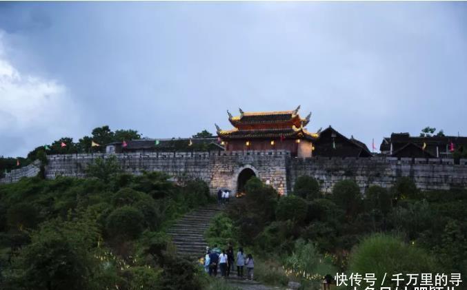 贵州有这样一座古镇,建于半山坡的城墙之内,带你穿越古今
