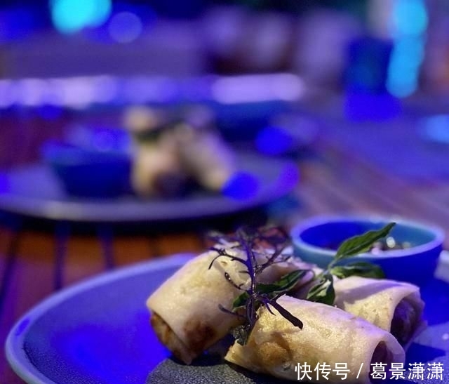  那一刻：在600多平的别墅房睡一晚是啥感觉？推开门那一刻就知道没白来