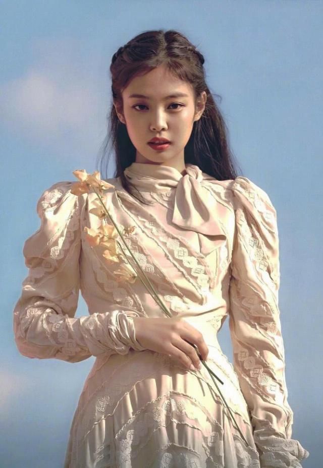  小姐姐：为你的春季穿搭来点新意，超百搭的泡泡袖，可爱之中还带着点优雅