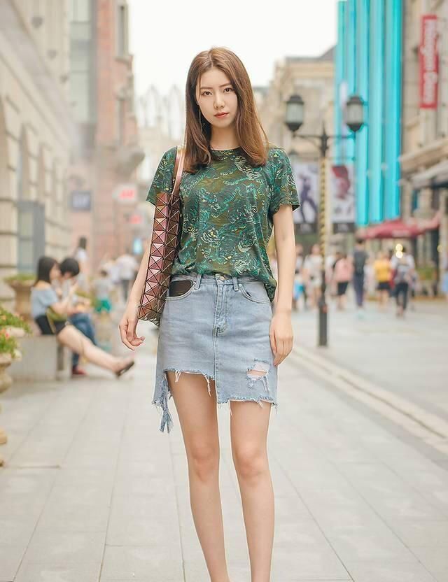  『女生』T恤的9种穿法，最后3种被很多女生所忽略，穿好提气时髦巨显瘦！
