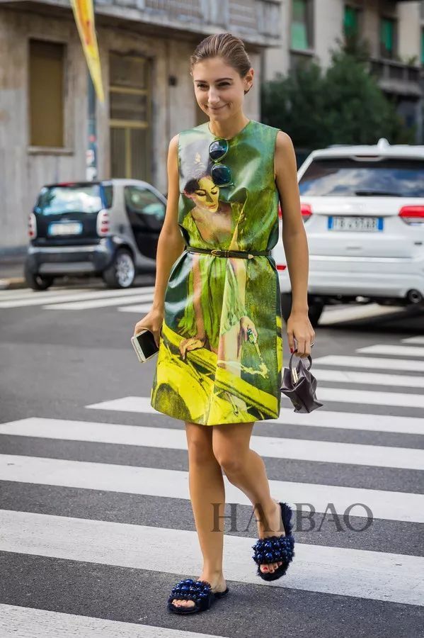 好看| 连衣裙+凉拖这组绝配CP，上班约会谁穿谁美!