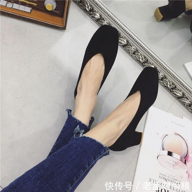 #粗跟单鞋#时尚范小跟鞋 占领整个美鞋界 备受欢迎