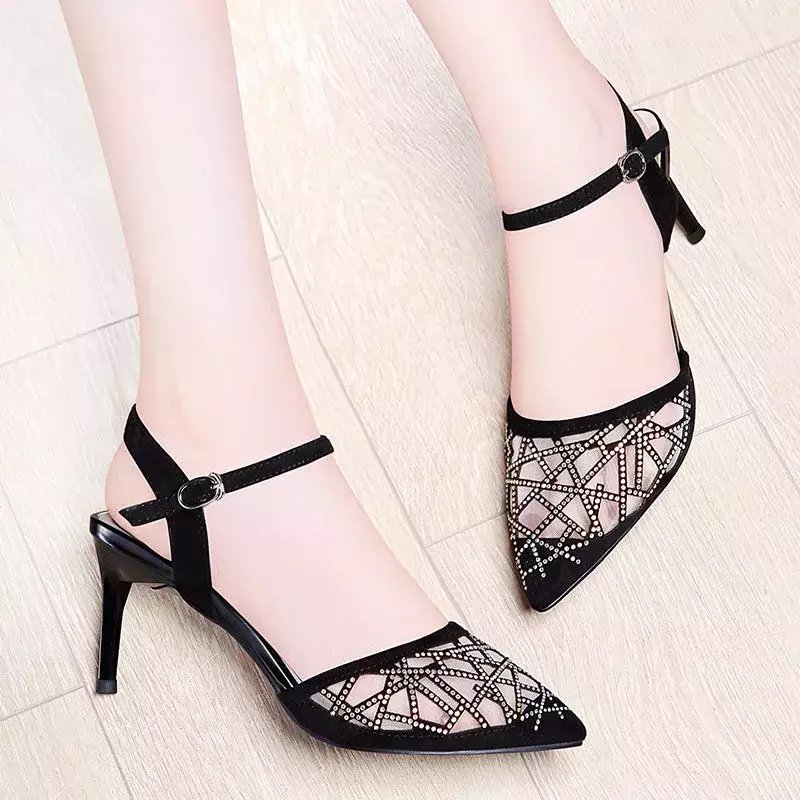 秋季女人玉趾别掖着, 穿上这些“高跟凉鞋”, 路人见了太痴醉