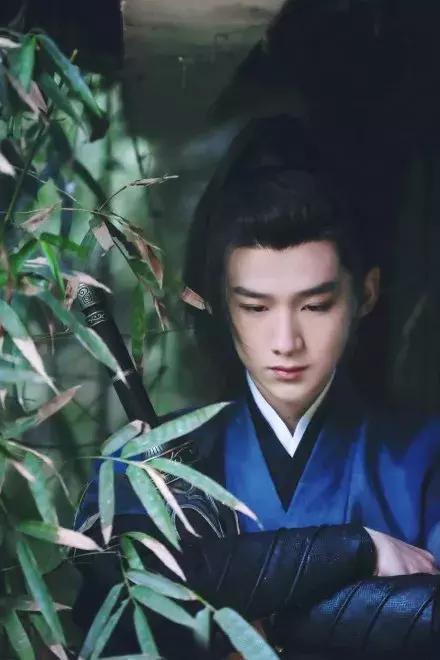 白敬亭：一个被演员事业耽误的鞋头