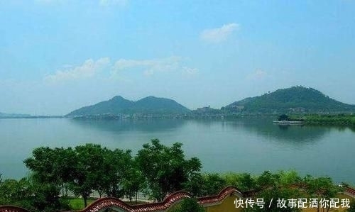 曾被郭沫若先生称赞的宁波东钱湖，与青山平原相依，风景秀丽