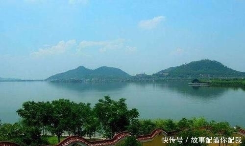 曾被郭沫若先生称赞的宁波东钱湖,与青山平原相依,风景秀丽