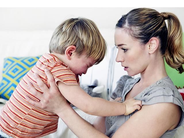  「不把他」孩子凶，别比他更凶！不要觉得孩子生气可爱，故意惹他生气