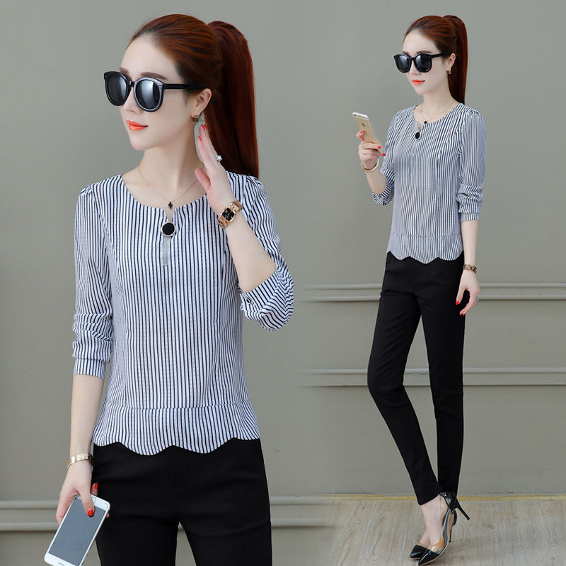 偷偷告诉你，今秋流行“小衫+小脚裤”，瞧这8款，确实时髦洋气