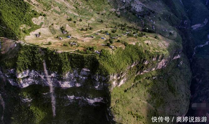 世界上最特别的村庄：72户人家居住在峭壁上，就在我国的四川省