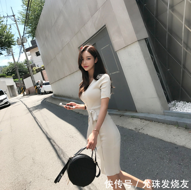 美腿物语:孙允珠简约古茶撞奶休闲衣裙