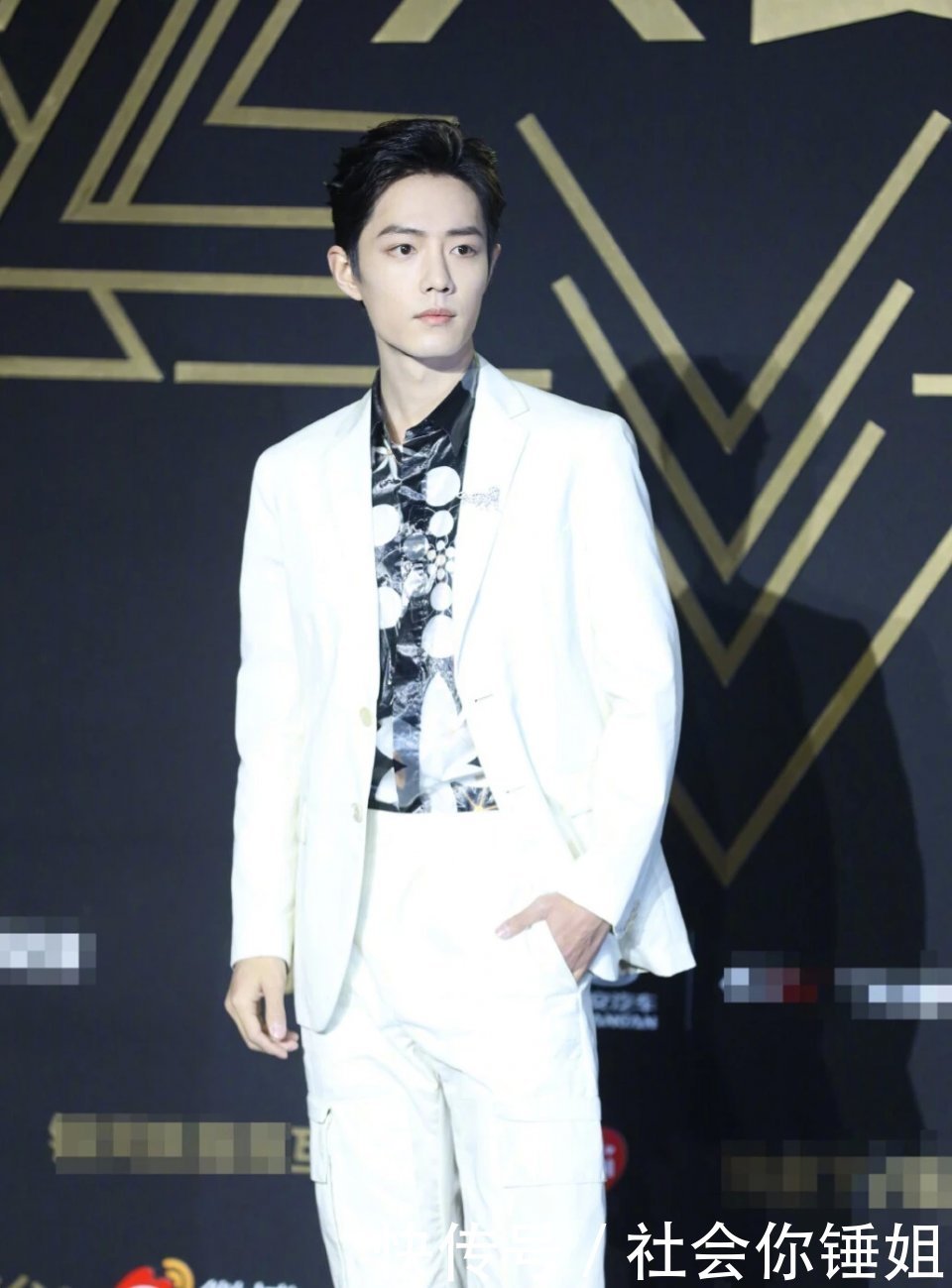 吴亦凡鹿晗星光大赏