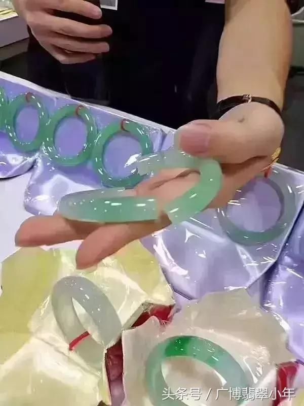 重磅摔断3000万手镯事件最新进展，老板亲自出面澄清了