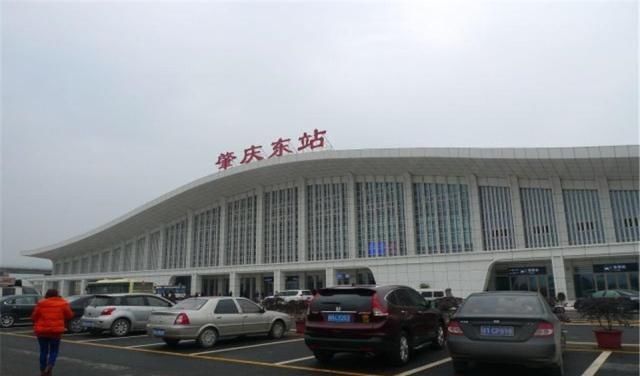  「高铁站」中国位置最近的2座高铁站，步行相距不足1000米，是你