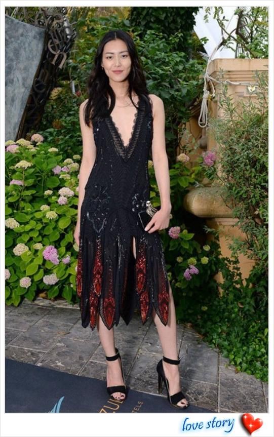 大表姐现身机场，网友瞬间不淡定了：这穿的是啥？毫无超模气质