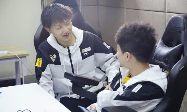  『依旧』QG对阵XQ：飞牛曹操1打4极限4杀，依旧带不动，阿泰都气不过了！