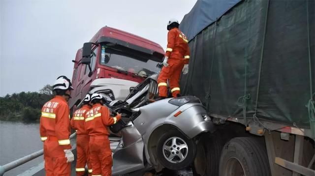  「高速」高速上很多的车祸都发生在这5个地方，车主：看完心惊胆