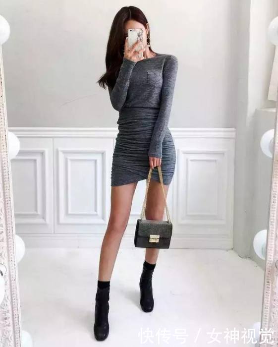 五官精致的紧身裙美女，很会穿衣打扮，魅力四射！