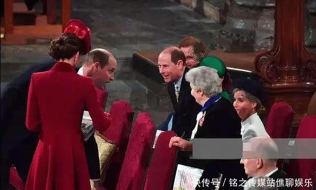 「 主动」哈里心疼又愤怒,多大仇多大恨?梅根主动示好威廉夫妇却无视