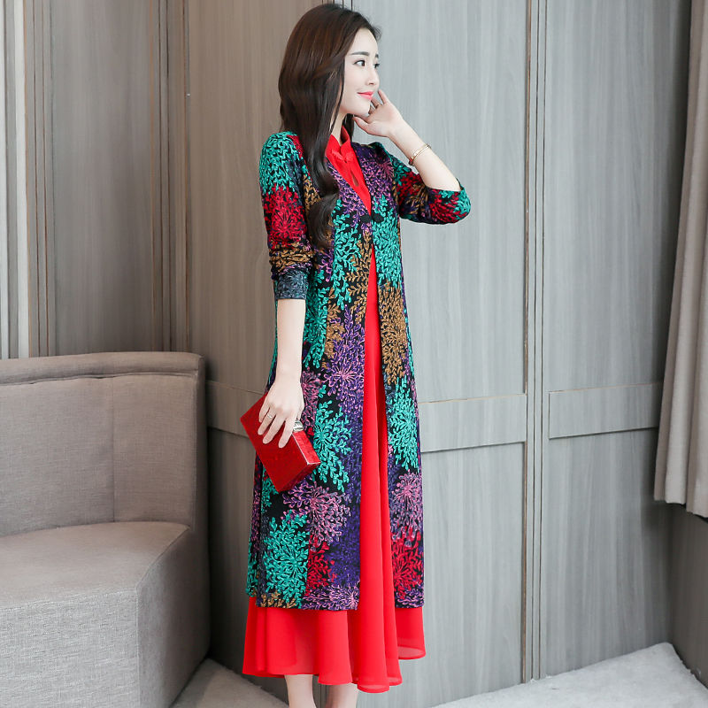 新出的秋装连衣裙，释放女性魅力，不止一点点的好看