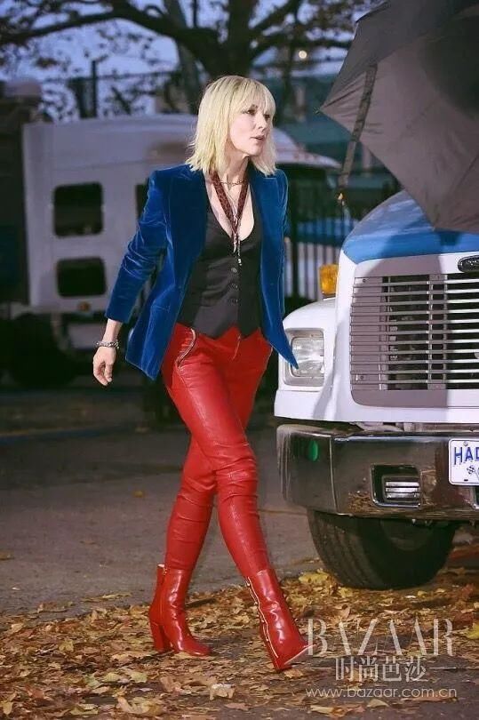 8个女人一台戏就为了偷走1.5亿美刀珠宝？可这明明是场时装秀