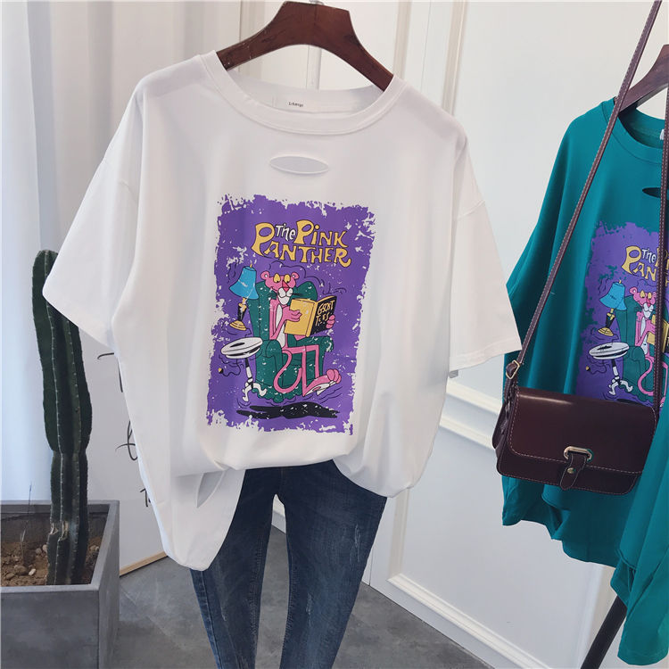 盈满盛夏的活力，把T恤当作时尚主题，演绎年轻的光景