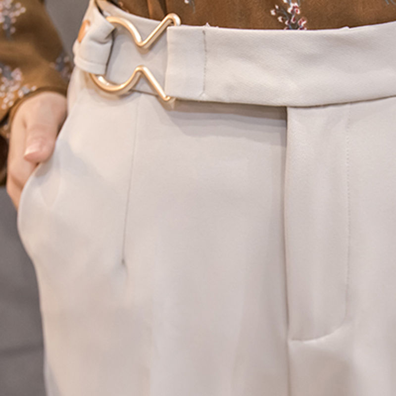 还再穿老土的打底裤，看看新款小脚裤，洋气的不得了