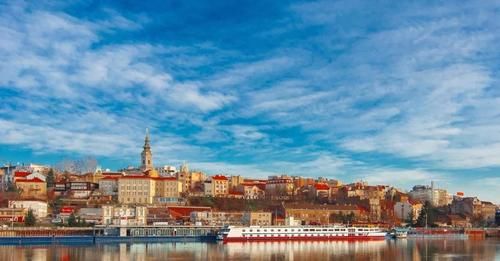 这个国家对中国免签，花销也不用担心，驴友：不错的国家