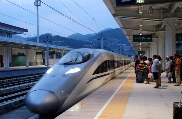 外国游客称中国高铁什么都好，单单这点不行，我国民表示很有道理