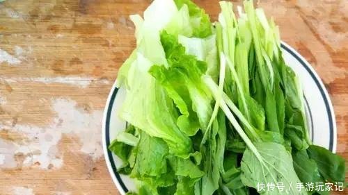 『全家』秋天这两样菜一起炒,成本不到一块钱,常吃美容护肤,全家都爱吃