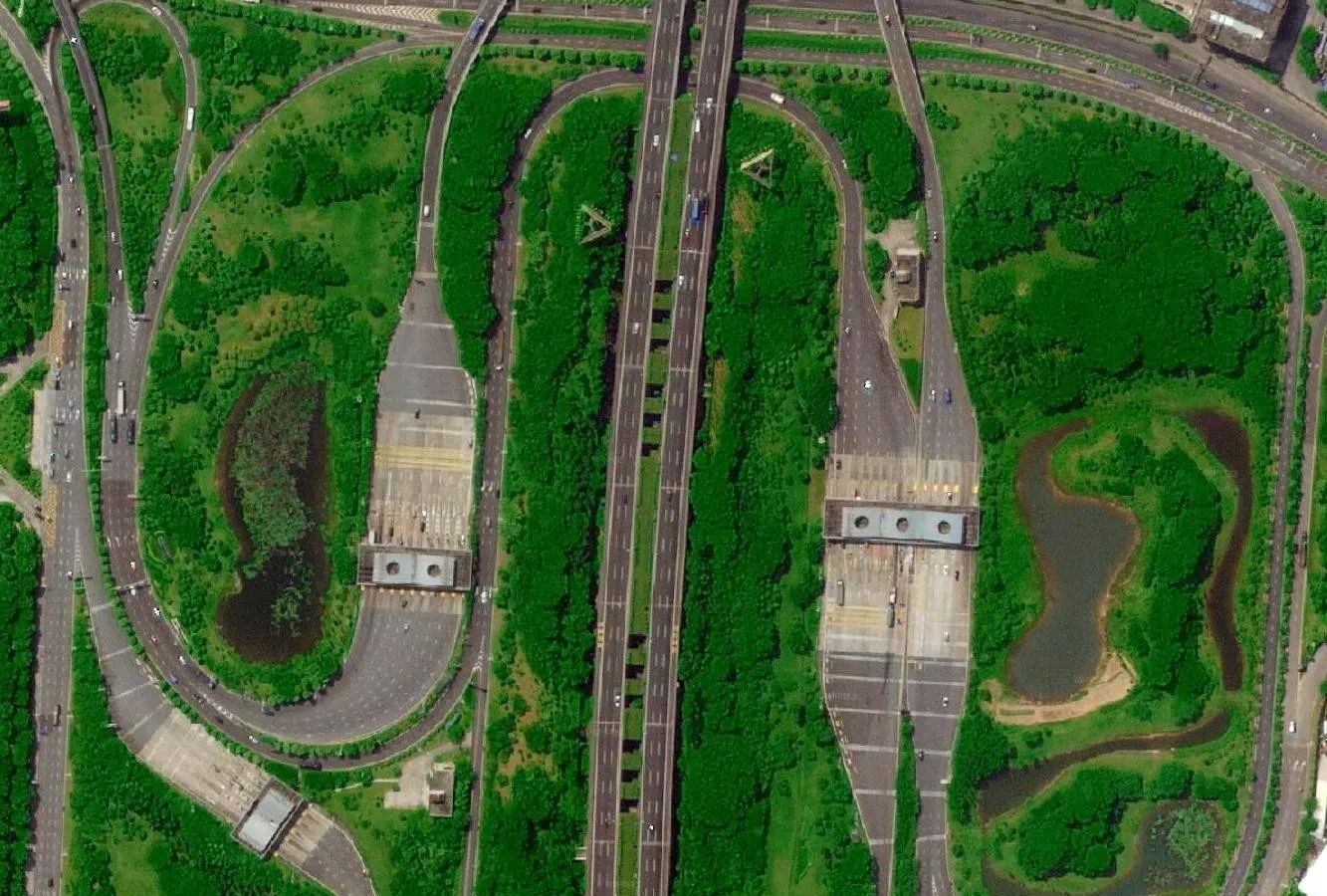 礼拜天松山湖上露天厕所注意天上 美国低轨道卫星拍东莞高清影像