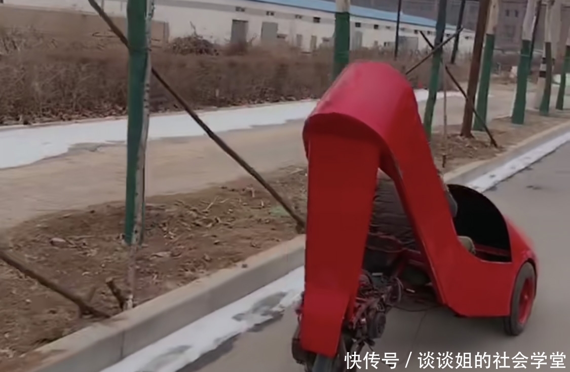  「改成」农民把拖拉机改成“高跟鞋”，长3米还可发动，每月带来