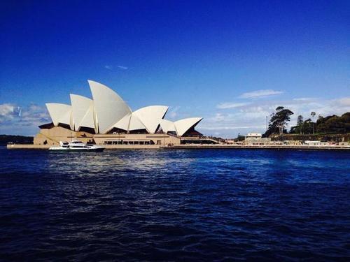 世界上唯一一个国土覆盖整个大陆的国家，被称＂骑在羊背上的国家