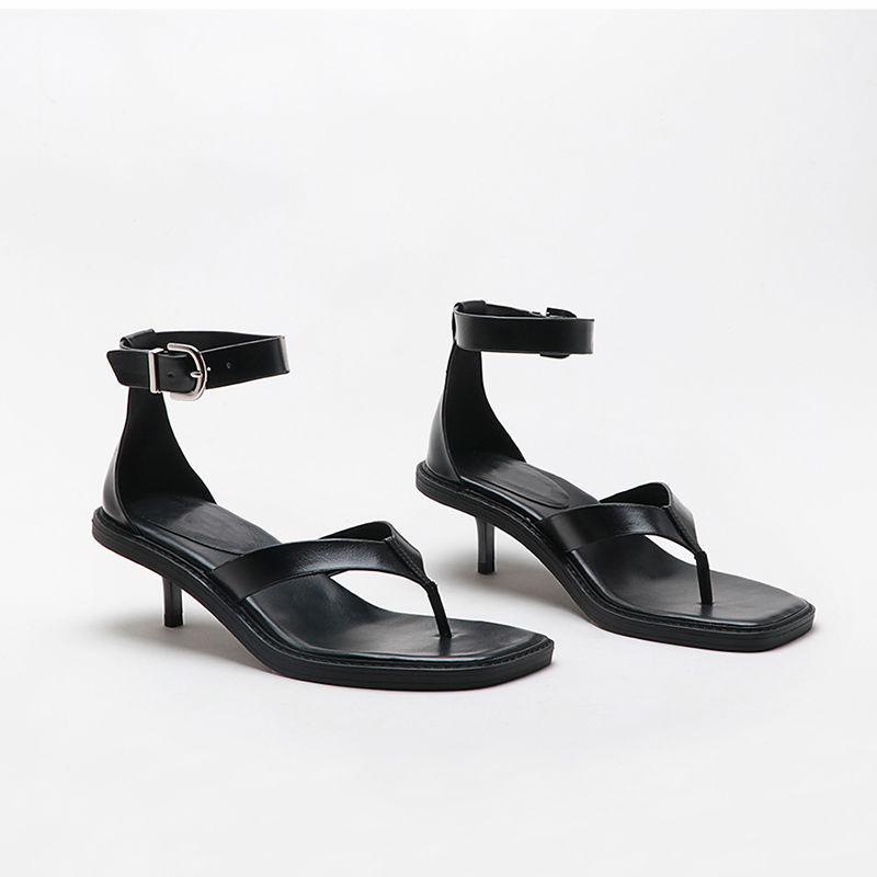 高跟凉鞋的性感张扬魅力,赤裸玉足尽夺男人眼球!不负夏日不负卿