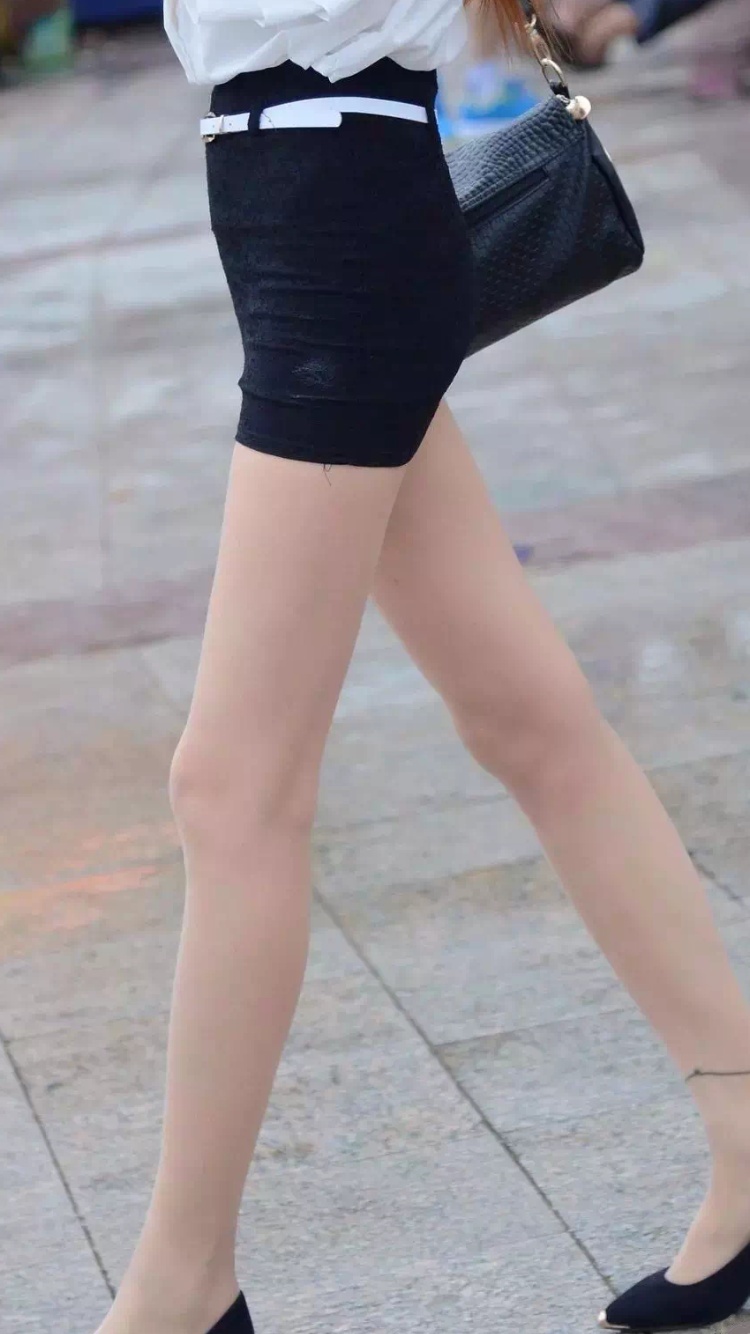 街拍：全屏没露正脸，却让我盯了一遍又一遍！