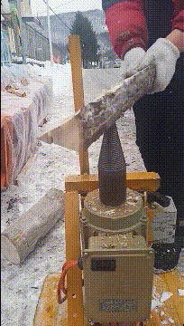  「差距」搞笑GIF：这大概就是爱情吧，身高差距不重要