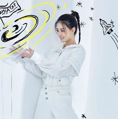 明星创意扎发发型个性十足!