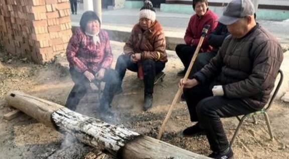 农村“60到100岁的爷爷奶奶”应该拿到多少钱养老金合适呢？我看