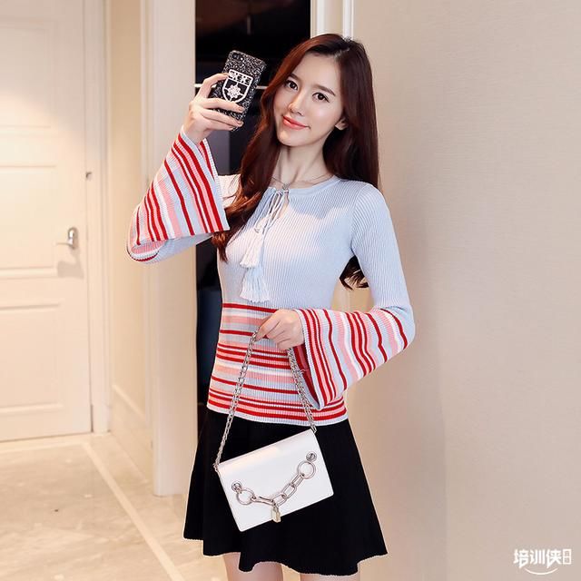 还在用羊绒衫做打底?现在流行的女装上衣，俏皮灵动，自由随性