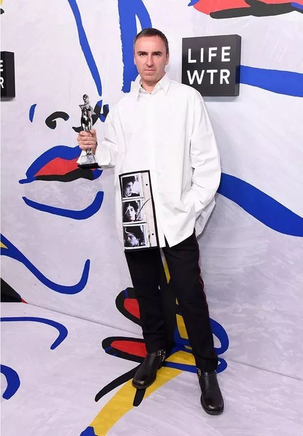 2018最火的街头休闲风就靠这3件! 第3个最值得入手...