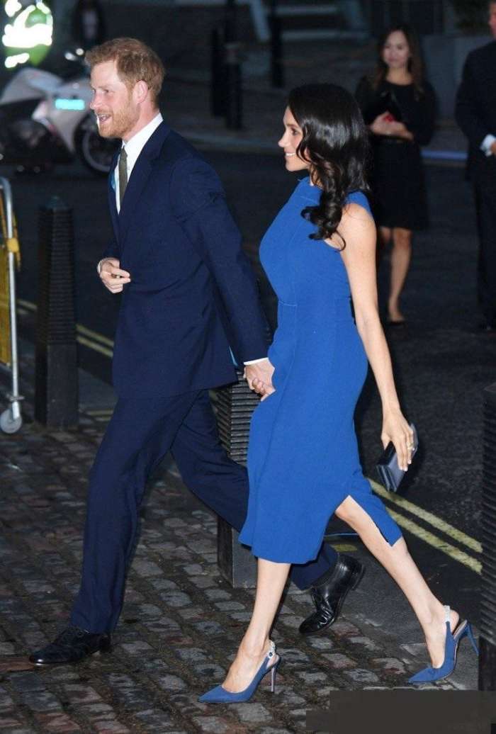 梅根王妃两度获选时尚偶像奖，和哈里王子的情侣装太登对啦！