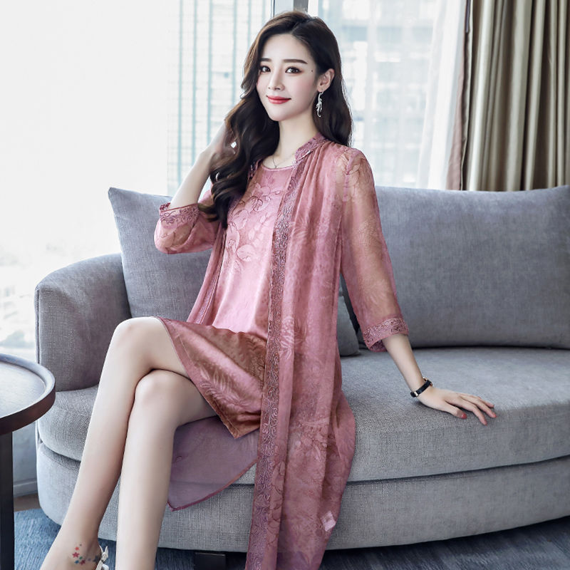 真丝连衣裙贵死了!说实话我买不起，但这几款看一眼都觉得值了