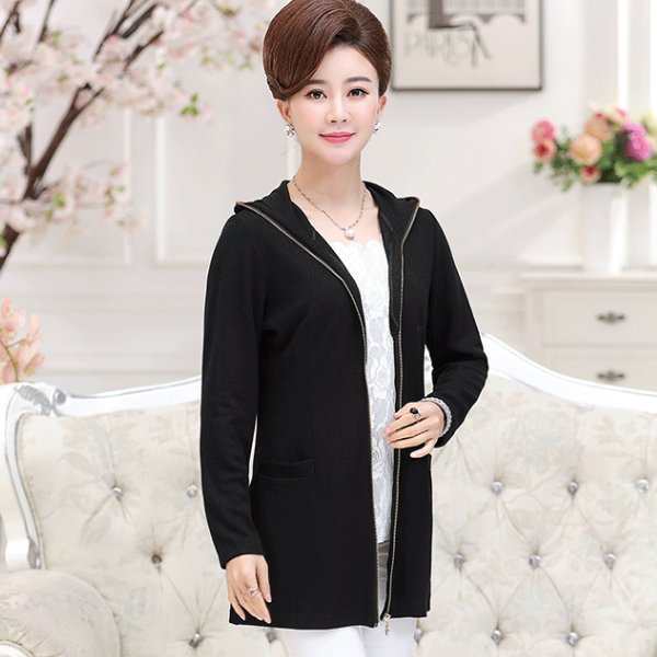 70后女人别着急买风衣!现流行这样的秋装外套,便宜舒适又大方