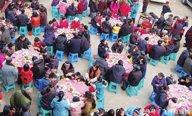  碰到：农村结婚当天，婚车碰到出殡车该怎么办？有什么讲究？