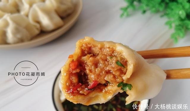  连吃：我用这菜包饺子，老公一脸的嫌弃，出锅却连吃30个，还直呼没吃够