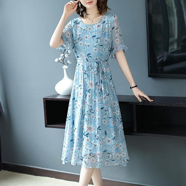 快把旗袍都扔了，7月刚上新的“美嫩裙”太“减龄”了，美疯