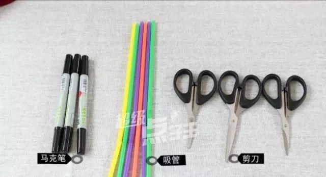  吸管|喝完饮料吸管别扔，做一条会动的毛毛虫！孩子抢着玩~