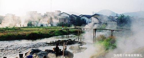  「出名」广东、湖南和江西三省交界, 其中一个县, 因名字取自名