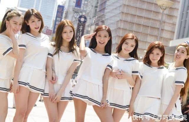 街拍：图1傻白甜，图3气质优雅迷人，图5傲人的身材让人羡慕！