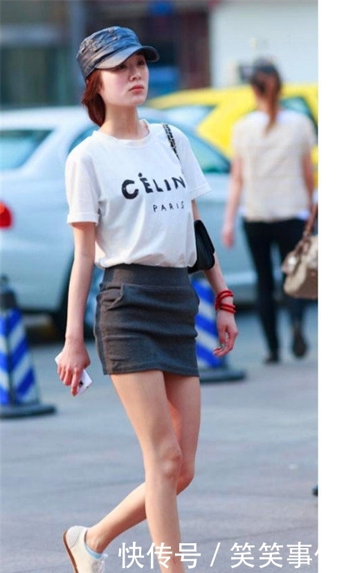 【 感觉】仙女般的气质,让人心动的感觉,街拍:温文儒雅的小姐姐